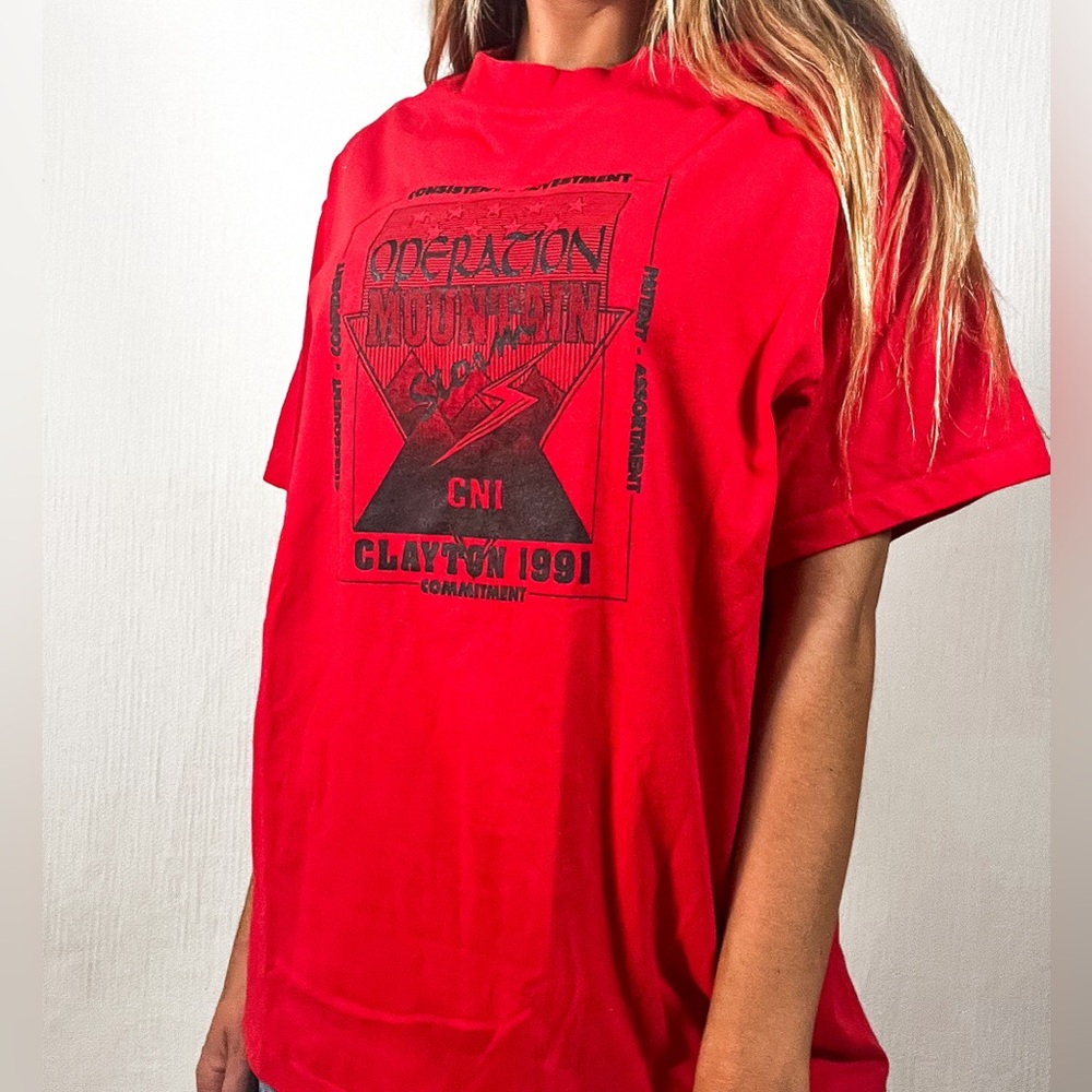 Vintage 1991 T shirt red short sleeve single stitch made in USA women’s LG
